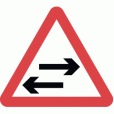 Two-way traffic on route crossing ahead - DOT 522