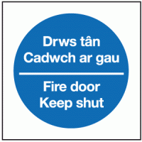 Drws tan cadwch ar gau fire door keep shut sign 